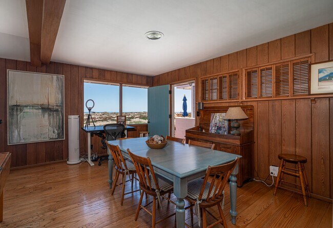 Building Photo - Winter Lease in Exclusive Peninsula Point ...