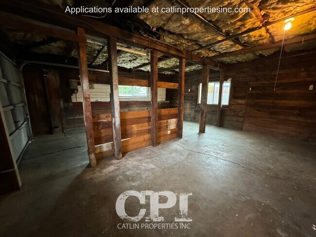 Building Photo - 409 Long Ave