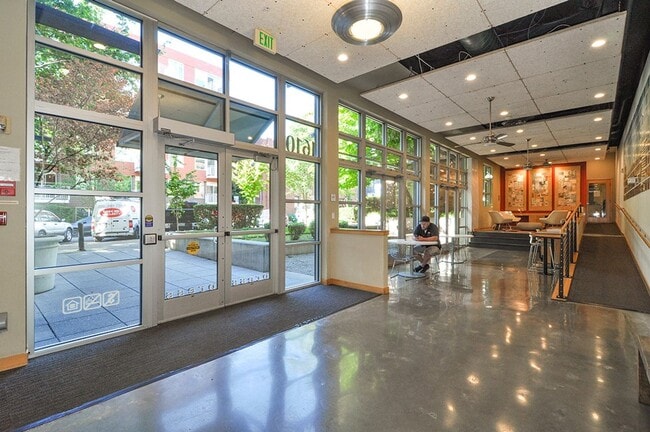 Building Photo - 1620 Belmont Ave