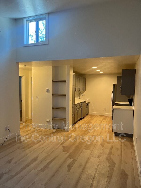 Building Photo - 1700 NE Wells Acres Rd