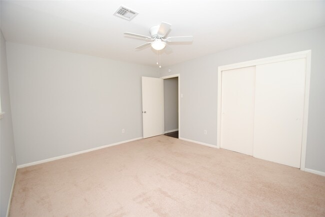 Building Photo - 10038 Briarwild Ln
