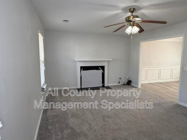 Building Photo - 179 Vermilion Dr.