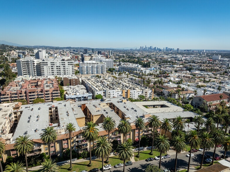 Building Photo - 1730 Camino Palmero St