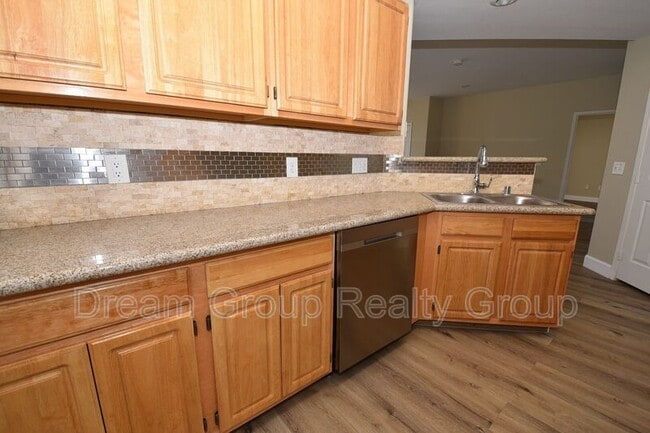 Building Photo - 8555 W Russell Rd