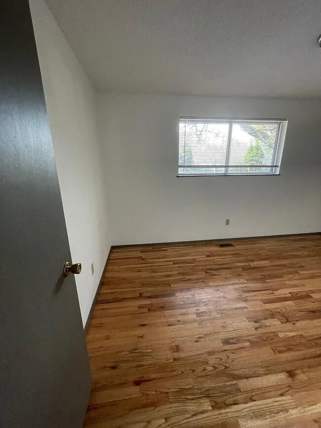 Building Photo - Aloha House