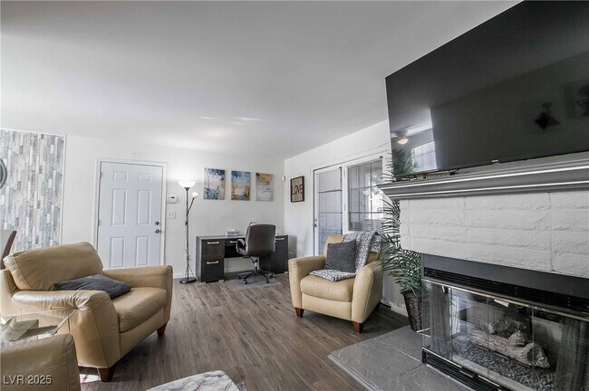 Building Photo - 101 Luna Way