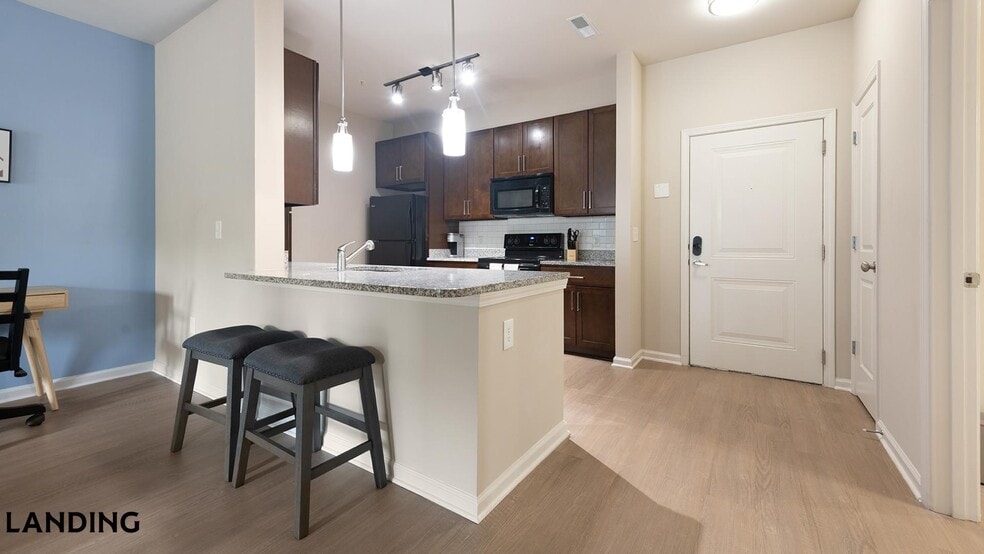 Building Photo - 8100 Palisades Cir