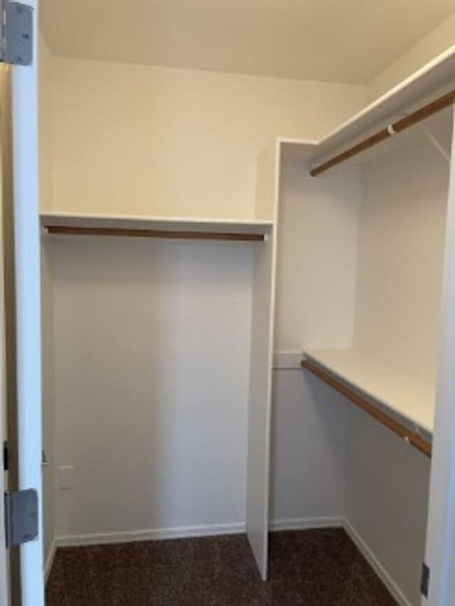 Building Photo - Come take a look at the fresh new interior...