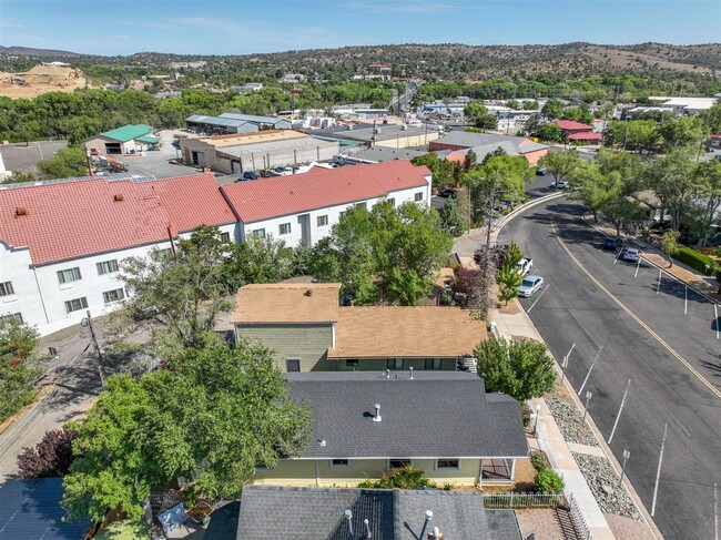 Building Photo - Home and Office potential!