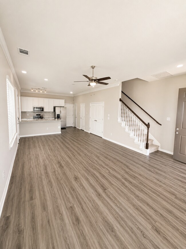 Building Photo - 436 Northwood Dr