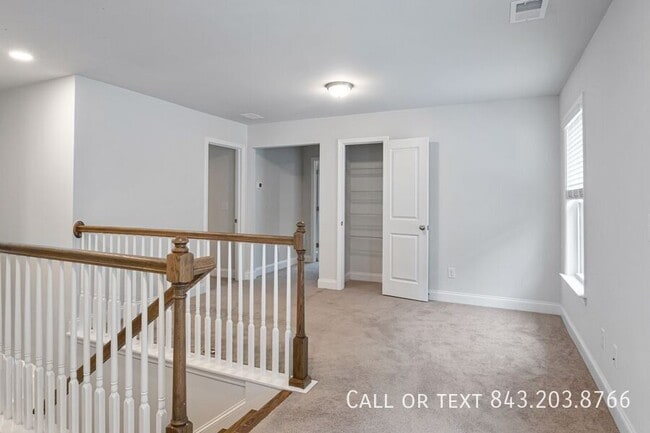 Building Photo - 319 Green Fern Dr