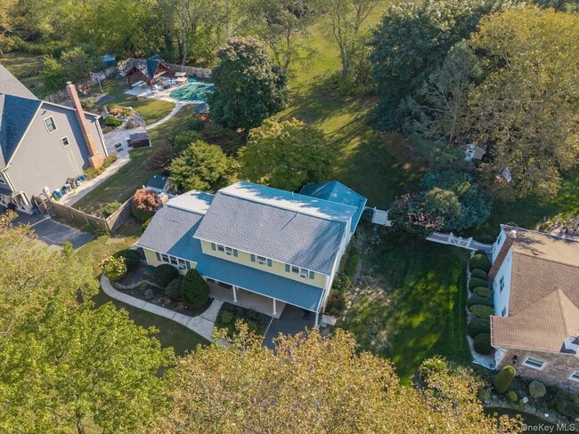 Building Photo - 44 Frazer Dr