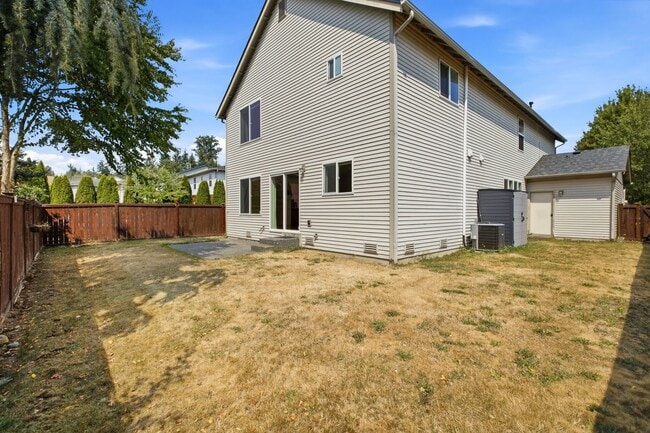 Building Photo - 4 Bedroom 3.5 Bath Home Near Kentlake High School