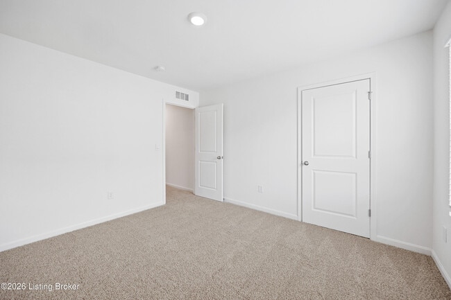 Building Photo - 284 Zelcova Dr