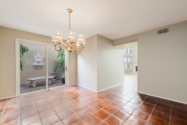 Building Photo - 369 Avenida Granada St