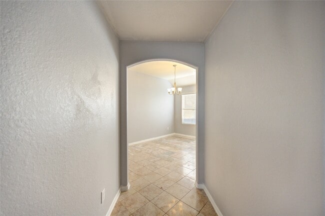 Building Photo - 2102 Indian Clearing Trail