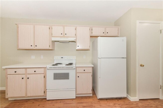 Building Photo - 9710 Sugar Hill Dr