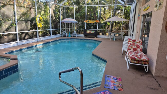 Building Photo - 1493 Country Oaks Ln