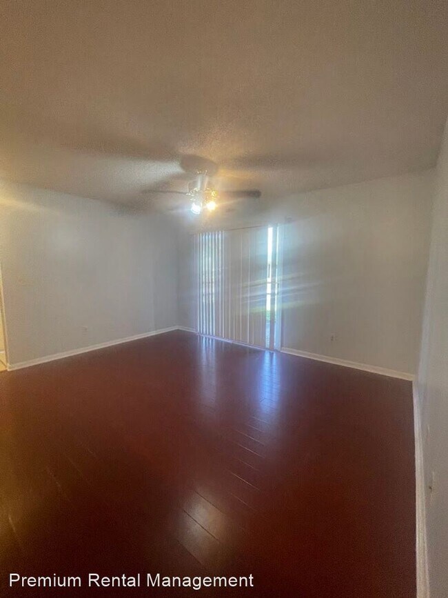 Building Photo - 2 br, 1 bath House - 6118 Westgate Dr #104