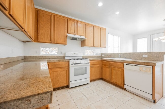 Building Photo - 3 bedroom - 2 story home located in 89141