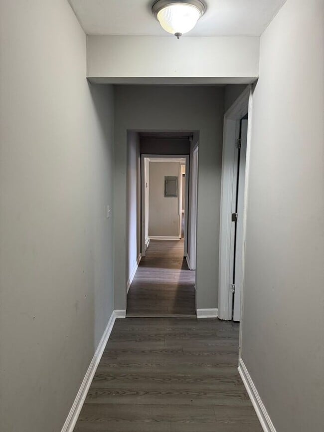 Building Photo - Amazing 4 BR Home for a Great Price!
