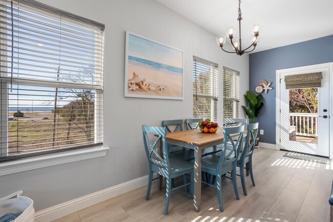 Building Photo - 135 Brady Dr