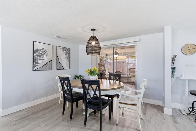 Building Photo - 7608 Sue Ellen Dr