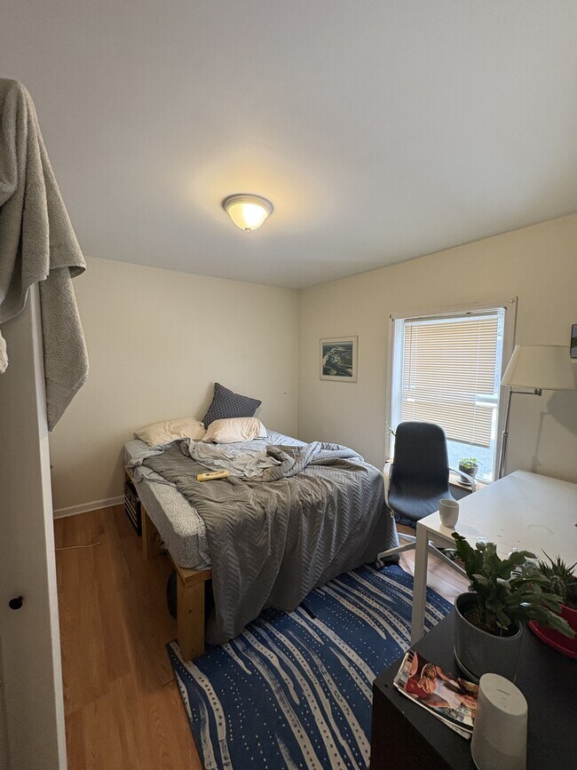 Building Photo - 206 Belchertown Rd