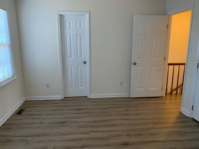 Building Photo - NORTHWEST RALEIGH TOWNHOME, AFFORDABLY PRICED FOR IMMEDIATE MOVE IN