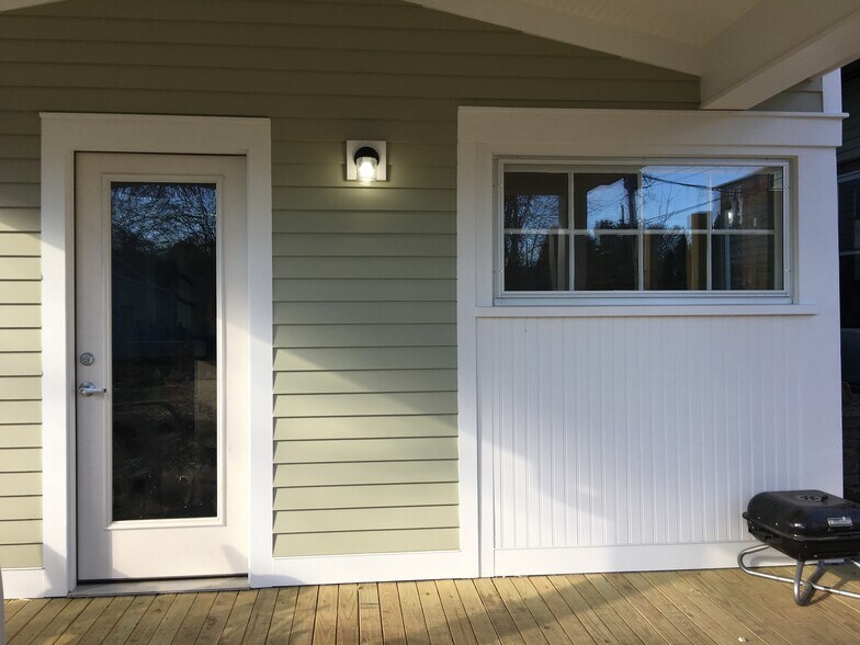 Building Photo - 549 S Lincoln St