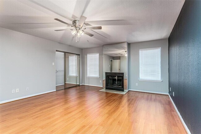 Building Photo - 9850 Pagewood Ln