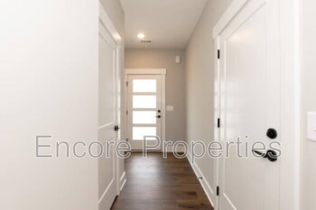 Building Photo - 1406 Gearwood Ave