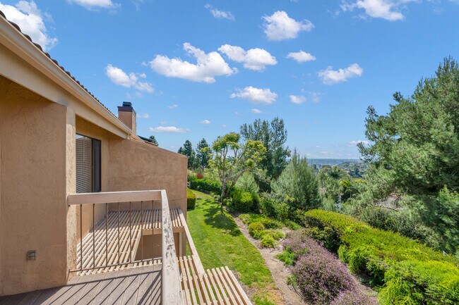 Building Photo - 2579 Caminito Muirfield