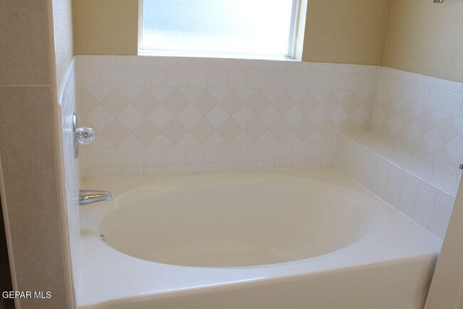 Building Photo - 815 Saguaro Park Ct