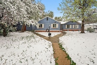 Building Photo - Charming 3-Bedroom Home with Garage & Fenced Yard – Great Location