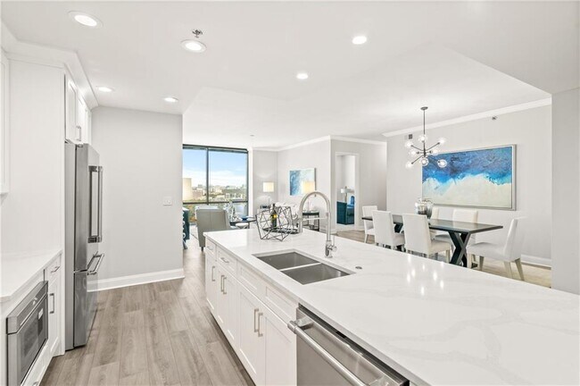 Building Photo - 270 17th St