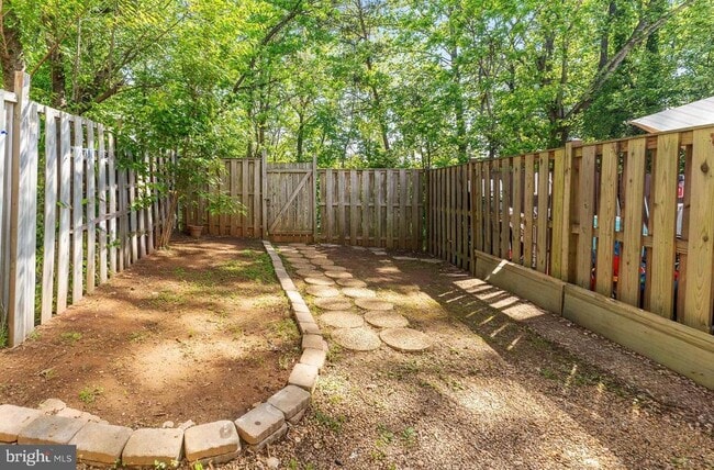 Building Photo - 14843 Emberdale Dr
