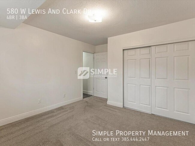 Building Photo - 580 W Lewis And Clark Cir