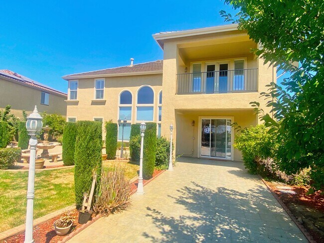 Building Photo - AVAILABLE BY 1/1/26 - ELEGANT AND SPACIOUS 4 BED, 4 BATH 2 STORY HOME WITH VIEWS OF EL DORADO HILLS