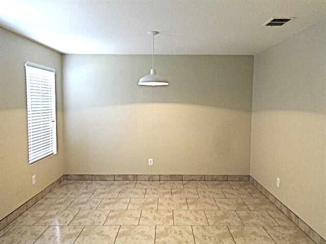 Building Photo - 4916 Water Ridge Ln