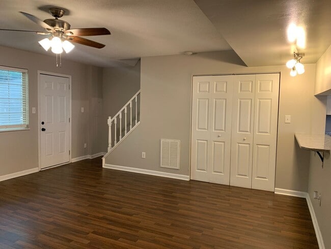 Building Photo - Trendy Renovated Raleigh Townhome In Ralei...
