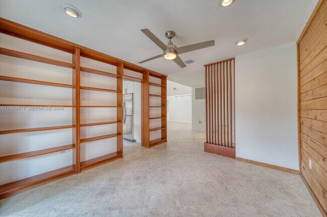 Building Photo - 7320 SW 100th Ct