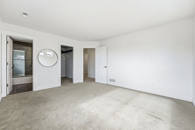 Building Photo - Luxurious 4-Bed Retreat with Expansive 6,053 sq. ft. Layout, High-End Finishes, Flexible Living S...