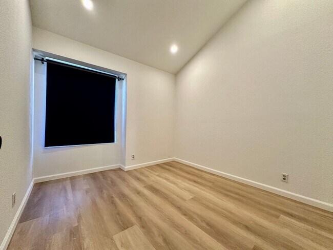 Building Photo - Completely Remodeled 3 Bed 2 Bath Ardenwoo...