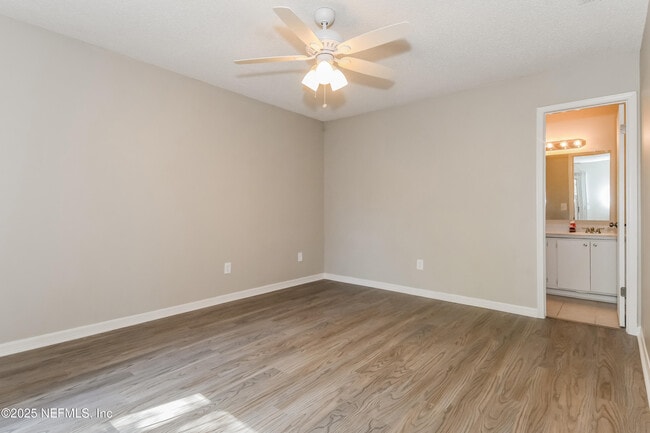 Building Photo - 2217 Destine Ln
