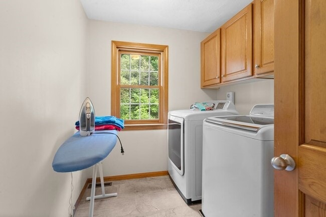 Building Photo - 88 Providence Rd