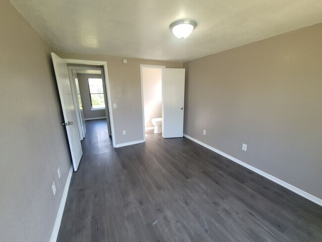 Building Photo - COMING SOON! RARE 5 BEDROOM HOME IN SOUTH OKC / MOORE SCHOOLS!