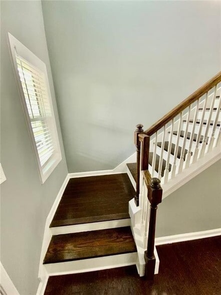 Building Photo - 294 SW Bass