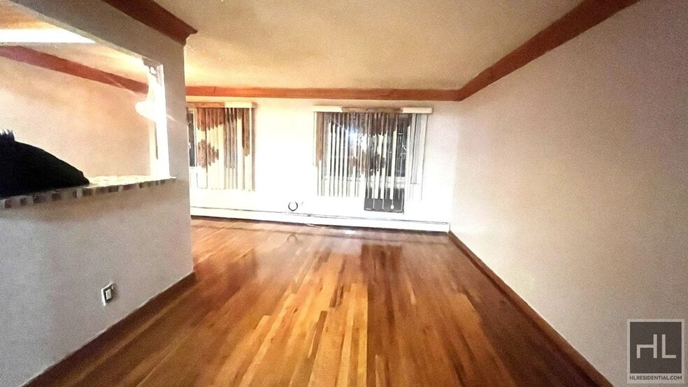 Building Photo - 466 Berriman St