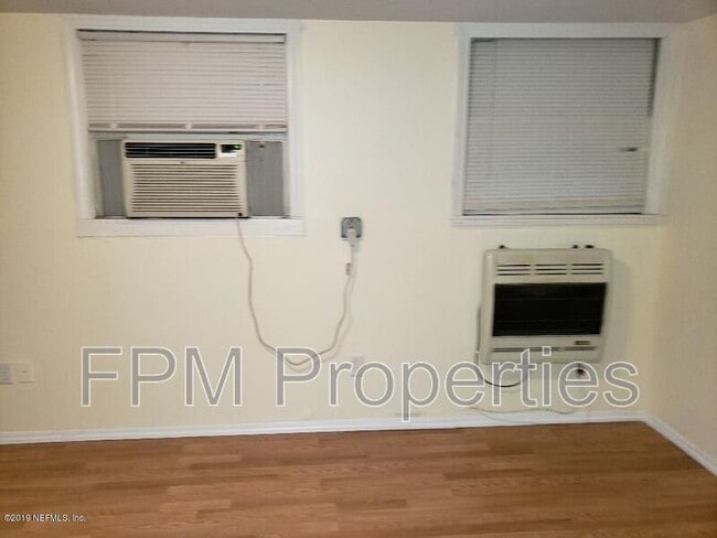 Building Photo - 6348 Hyde Grove Ave